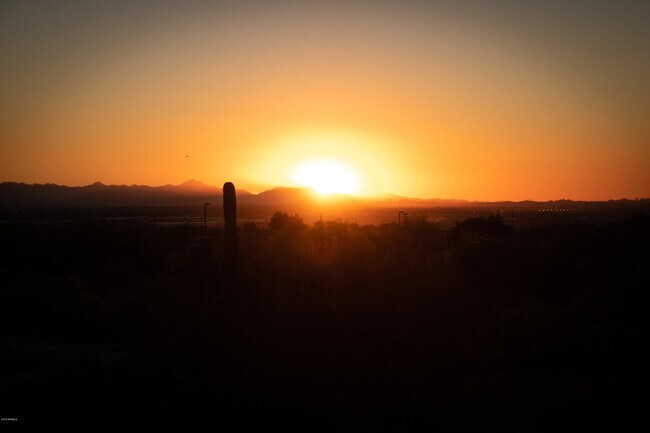 Building Photo - 7130 E Saddleback St