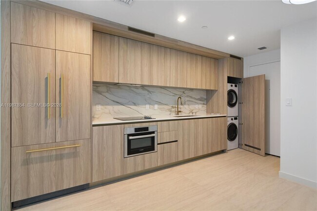 Foto del edificio - 77 SE 5th St