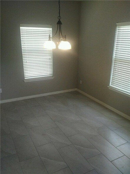 Foto del edificio - 1538 N Leverett Ave