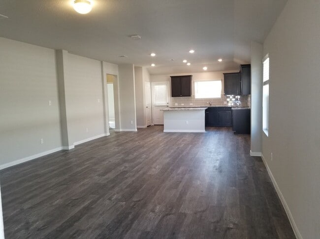 Building Photo - 6022 Akin Quay