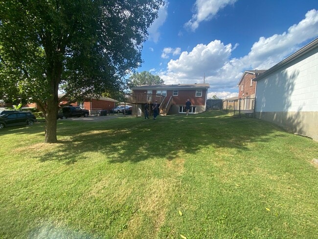Building Photo - 6000 Whispering Hills Blvd