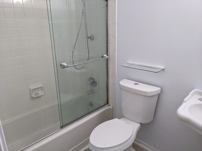 Building Photo - 5806 Bridgetown Ct