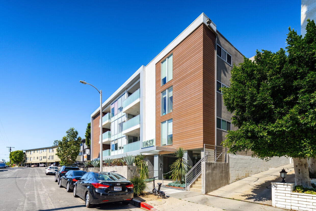 Primary - Brentwood Savoy