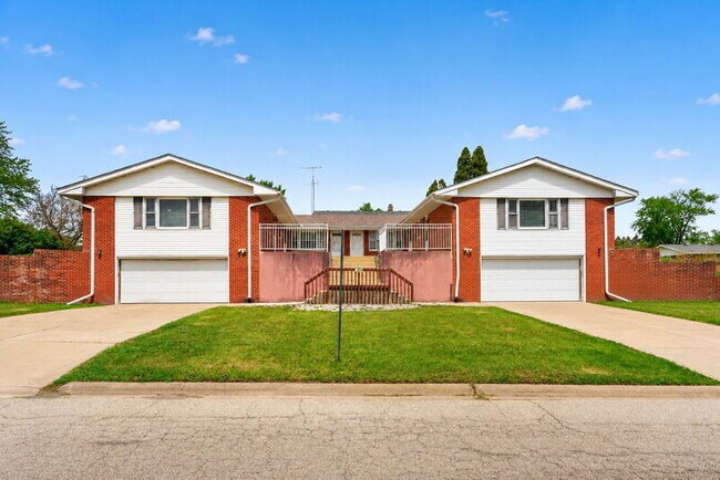 Foto del edificio - 5870 Garrett Ln