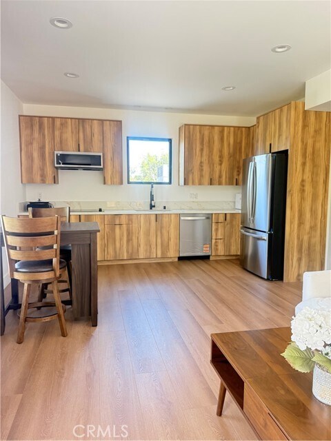 Foto del edificio - 6148 Lederer Ave