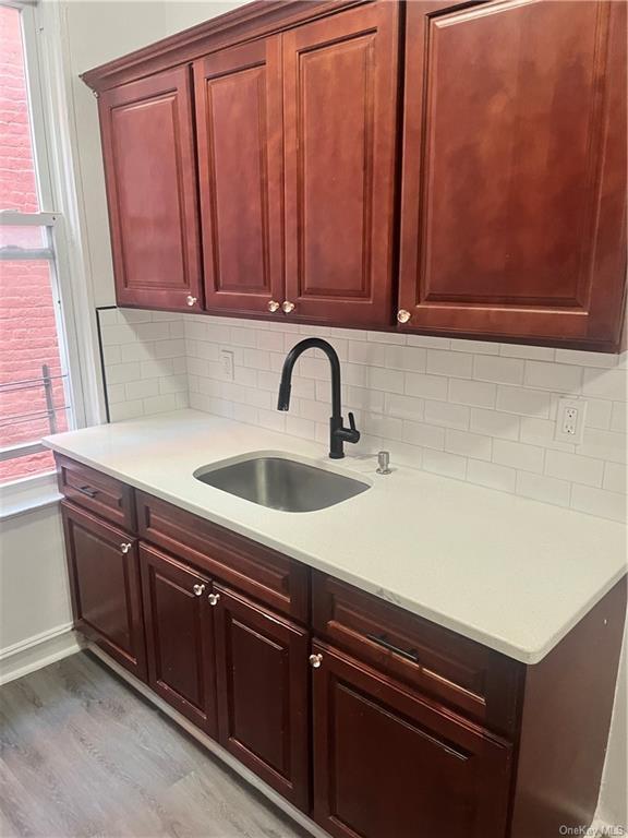 Foto principal - 949 E 214th St