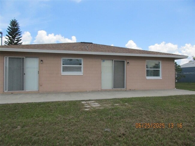 Building Photo - 154 Tulip Way