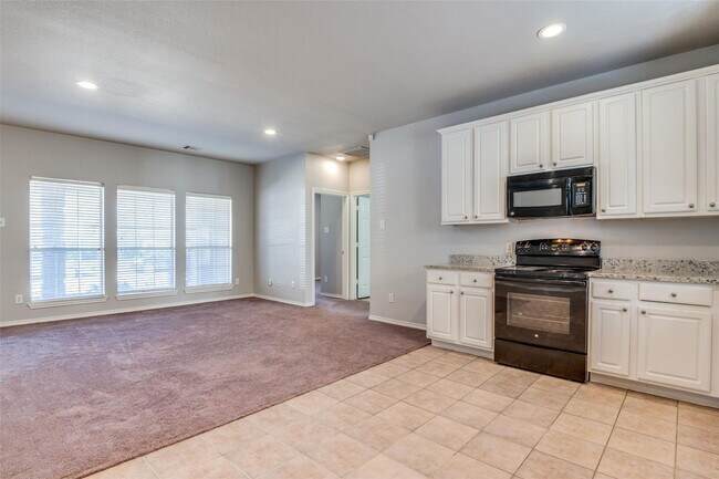 Foto del edificio - 8690-8690 Holly St