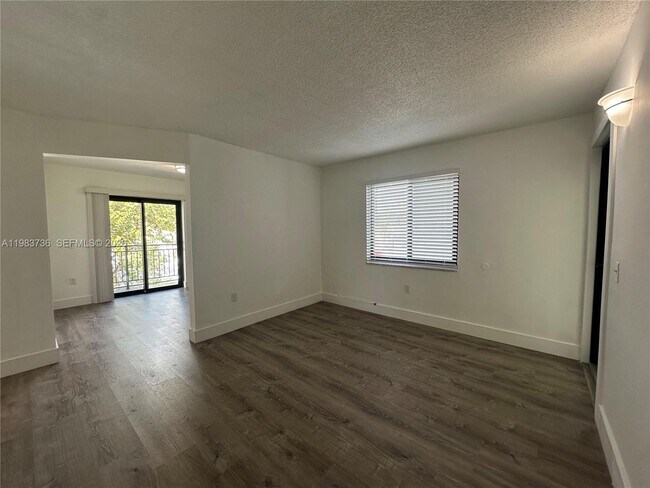 Foto del edificio - 529 SW 4th St