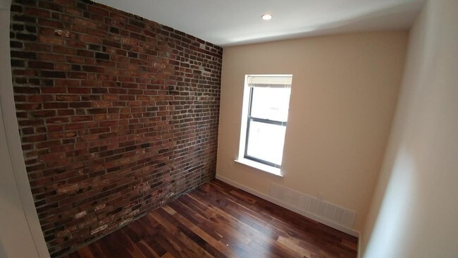 Building Photo - 165 Hester Street