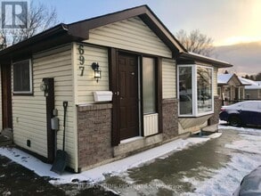 Building Photo - 697 Downview Crescent