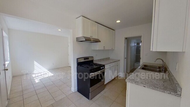 Foto del edificio - 619 E Walnut St