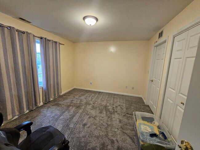 Foto del edificio - 607 Cambridge Ct