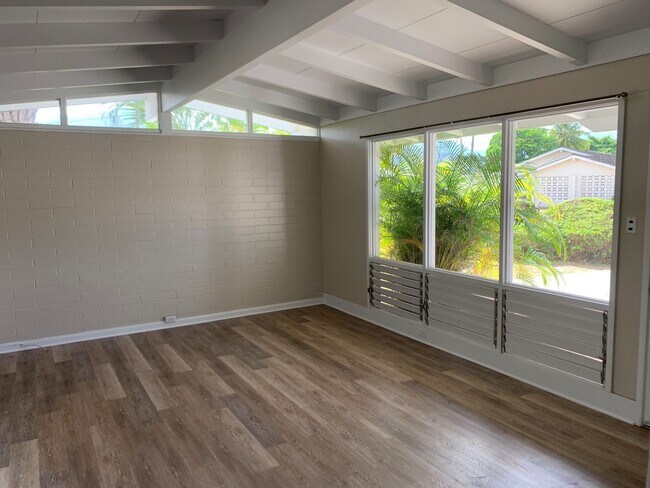 Building Photo - Kailua- Updated 3 bedroom 2 bath beautiful...