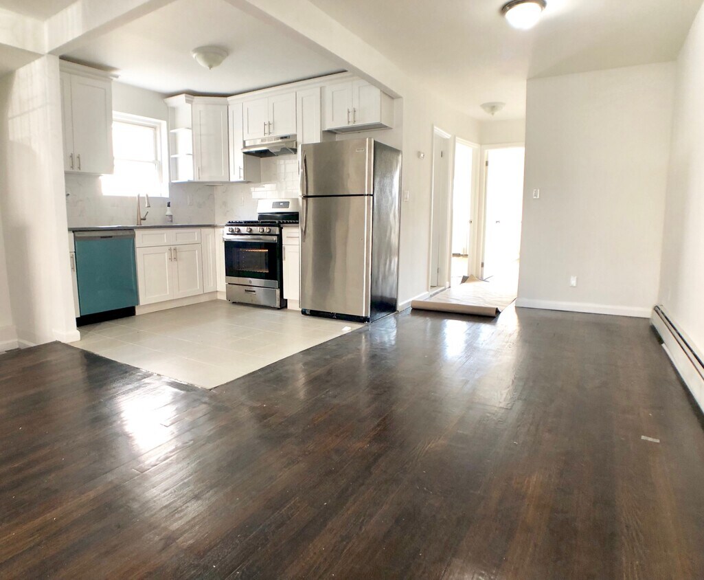 702 Warwick St, Brooklyn, NY 11207 Townhome Rentals in Brooklyn NY