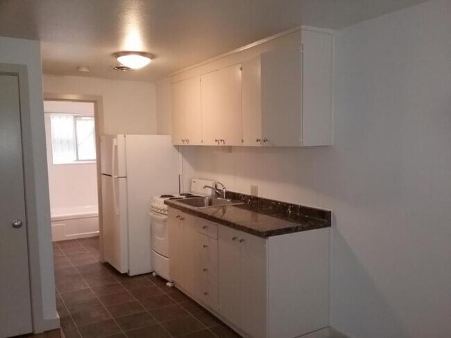 Building Photo - 1 bedroom in Seattle WA 98102