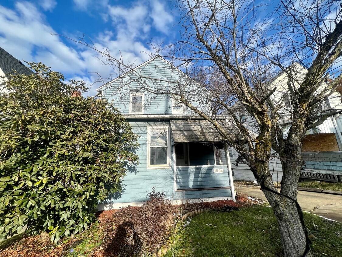 1904 McMinn St, Aliquippa, PA 15001 House Rental in Aliquippa, PA