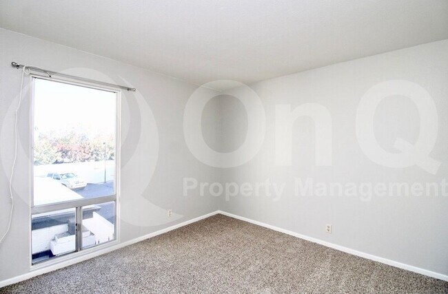 Foto del edificio - 3127 S Fairfield Dr