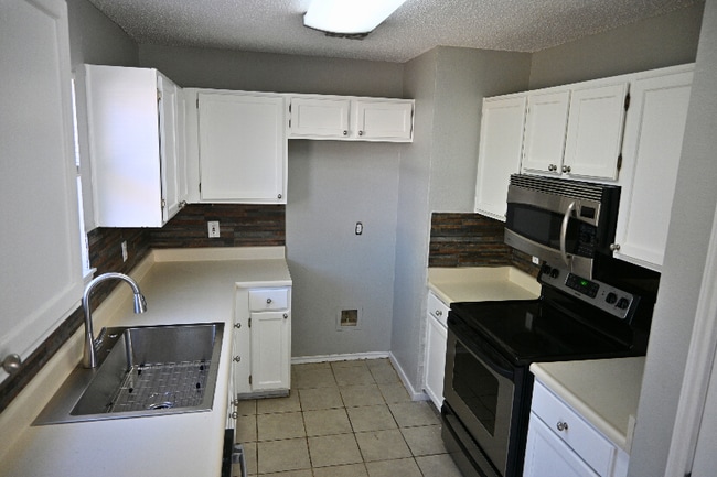 Building Photo - 3138 Smoke Creek