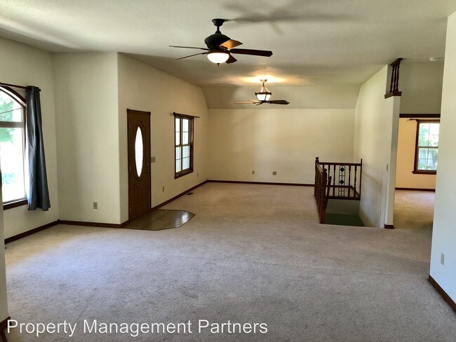 Building Photo - 4 br, 2 bath House - 2 Kansas Ct.