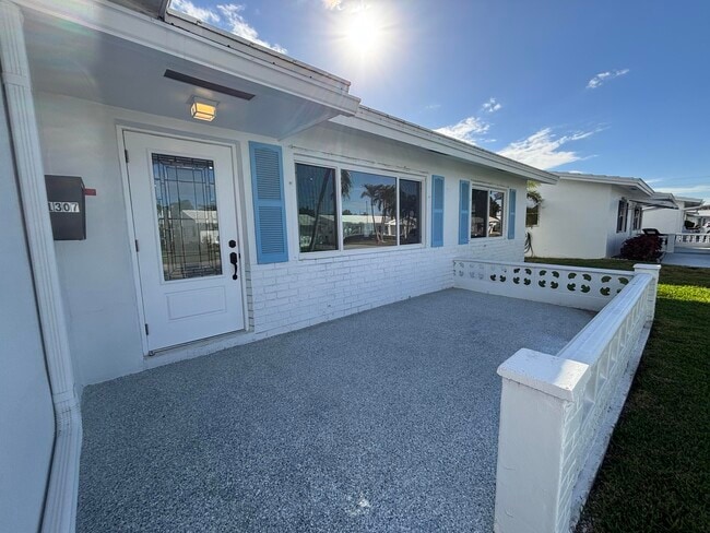 Building Photo - 1307 SW 24th St