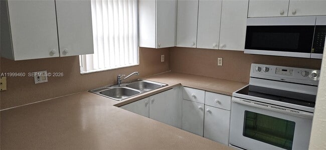 Foto del edificio - 6993 W 5th Ct