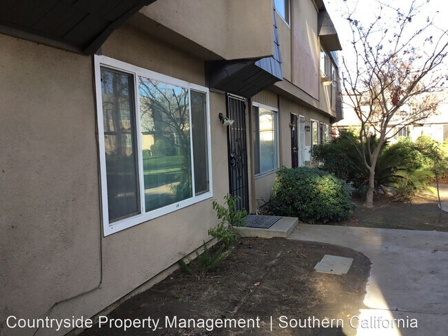 Building Photo - 3 br, 1.5 bath House - 5188 E. Ashlan Aven...