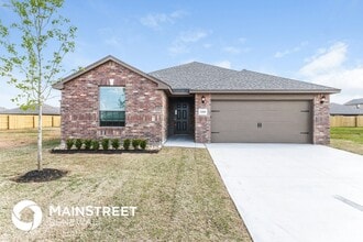 Building Photo - 1008 NW 6th St