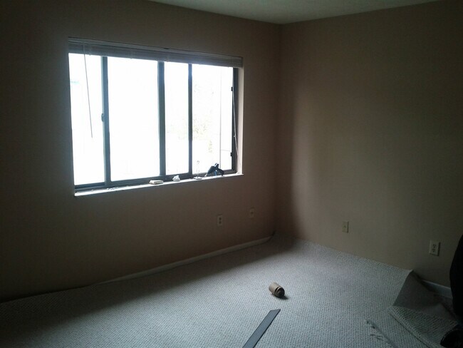 Building Photo - 3232 Pebblebrook Ln
