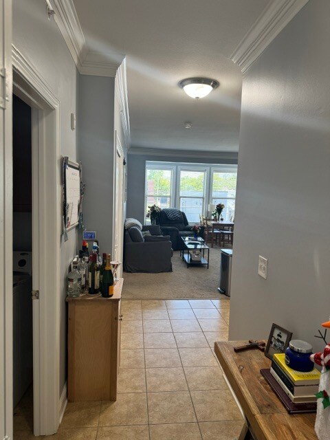 Vista de la sala de estar desde la entrada principal - 953 Ingleside Ave