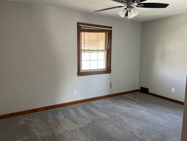 Building Photo - Bellvue