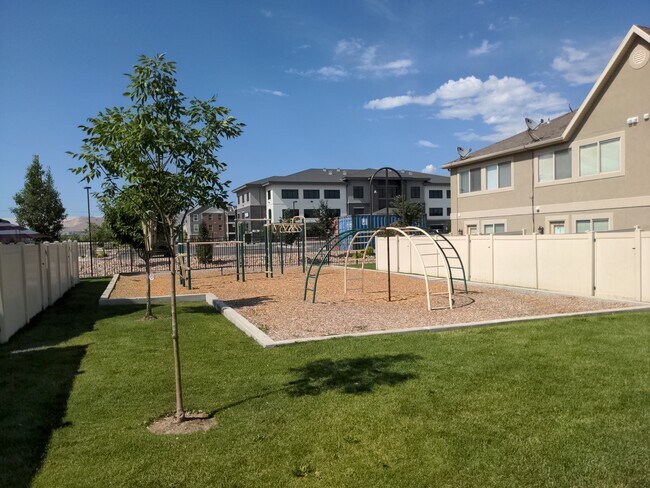 Parque del barrio - 122 S Tamarak Cir