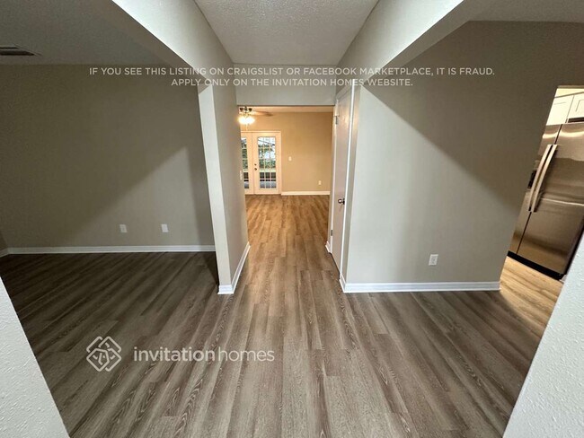 Foto del edificio - 608 Valley Hill Dr
