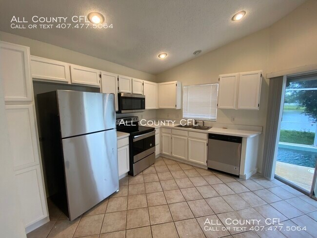 Foto del edificio - 2731 Emerson Ln