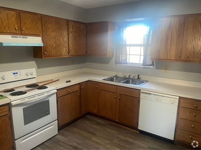 Building Photo - 106 Greenbrier Hls