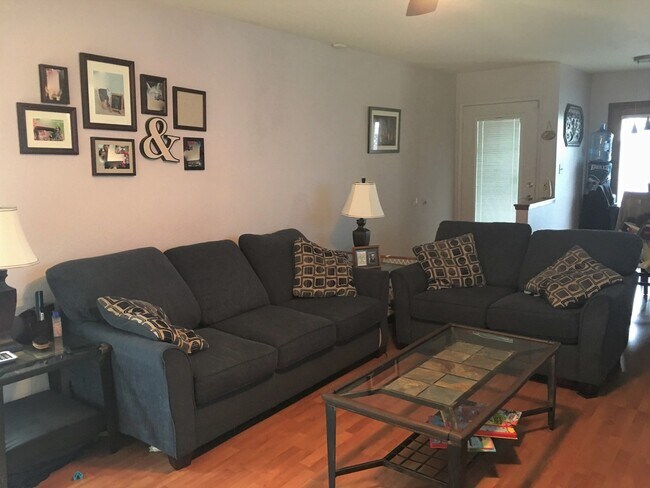 Foto del edificio - Three Bedroom House in Lemon Grove!!!