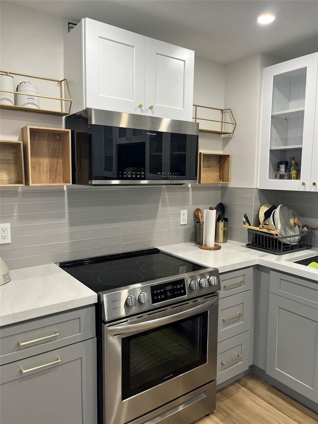 Building Photo - 1900 S Ocean Blvd