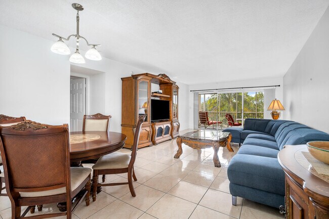Foto del edificio - 2800 N Palm Aire Dr