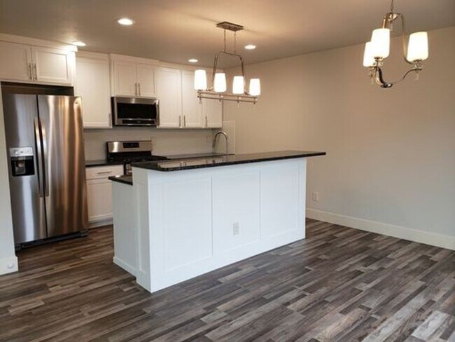 Foto del edificio - Lease Up- Custom Spokane Duplex