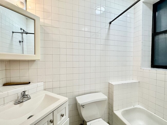 Building Photo - 309 W 111th St