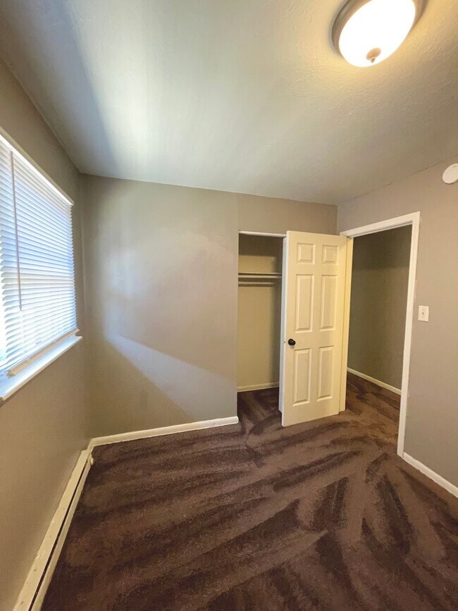 Foto del edificio - 3244-3246 Mooresville Rd.