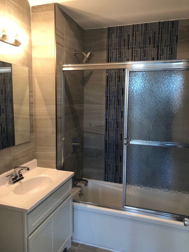 Foto del edificio - 4310 18th Ave