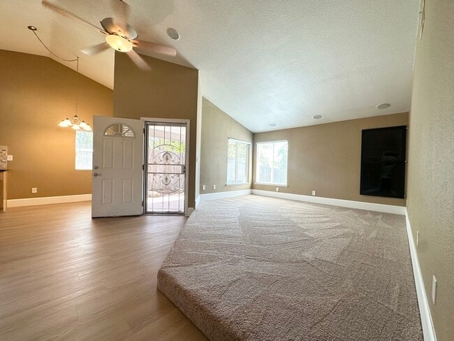 Building Photo - Beautifully Updated Home in Citrus Heights!