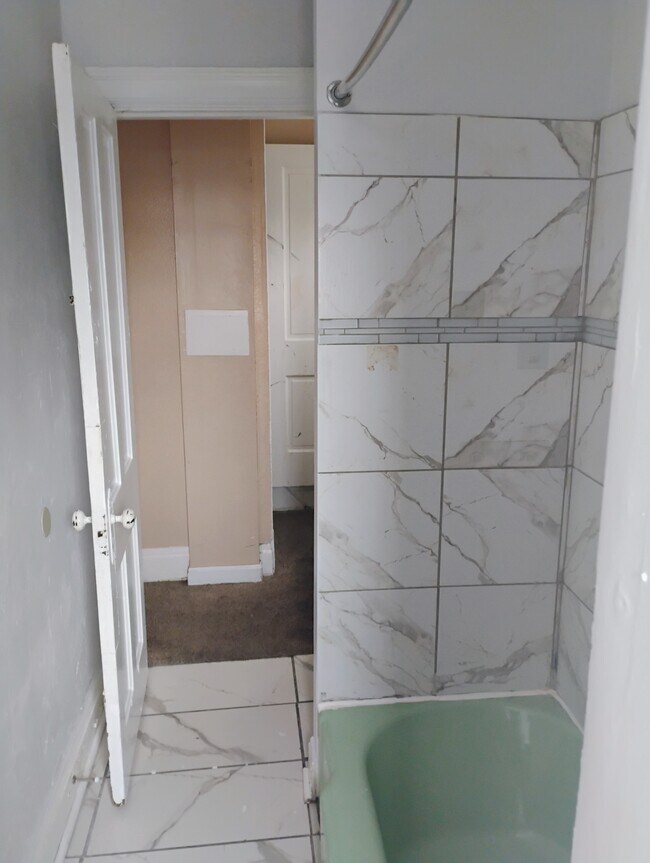 Baño - 7323 Denniston Ave