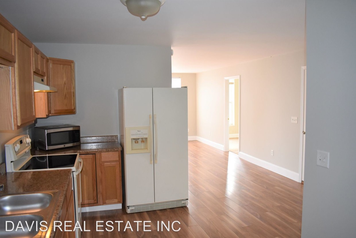 Foto principal - 3 br, 1 bath House - 117 Main St.