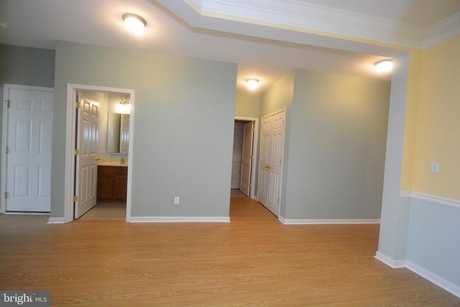 Building Photo - 215 Spring Meadow Dr