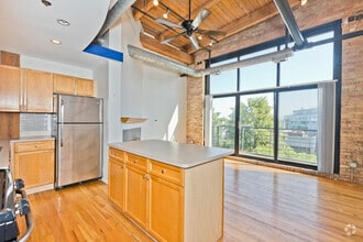 Building Photo - 2210 W Wabansia Ave