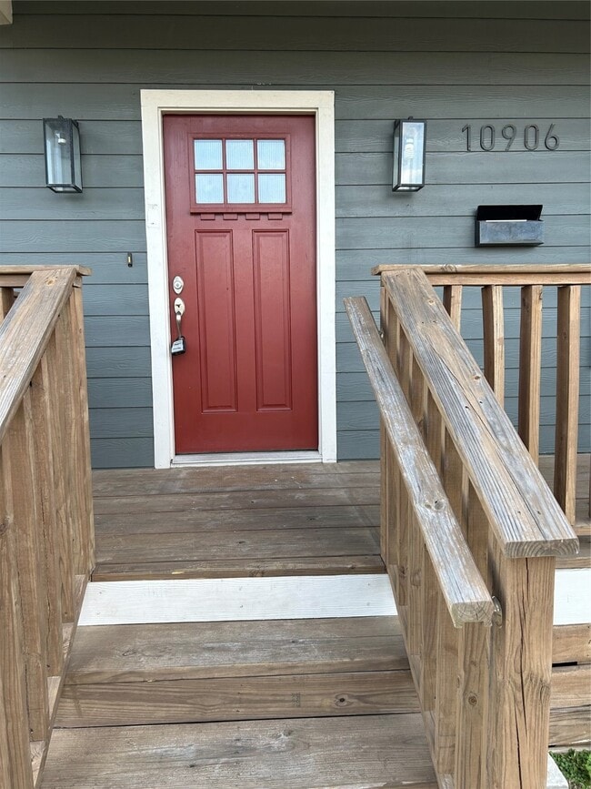 Foto del edificio - 10906 Southview St