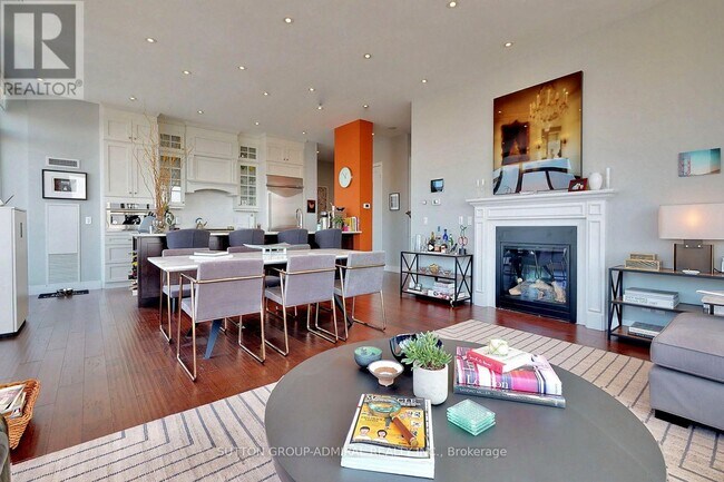 Building Photo - 825 Church St