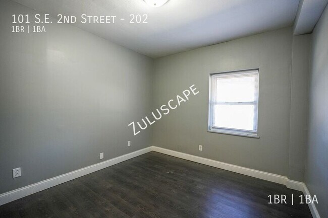 Foto del edificio - 101 SE 2nd St